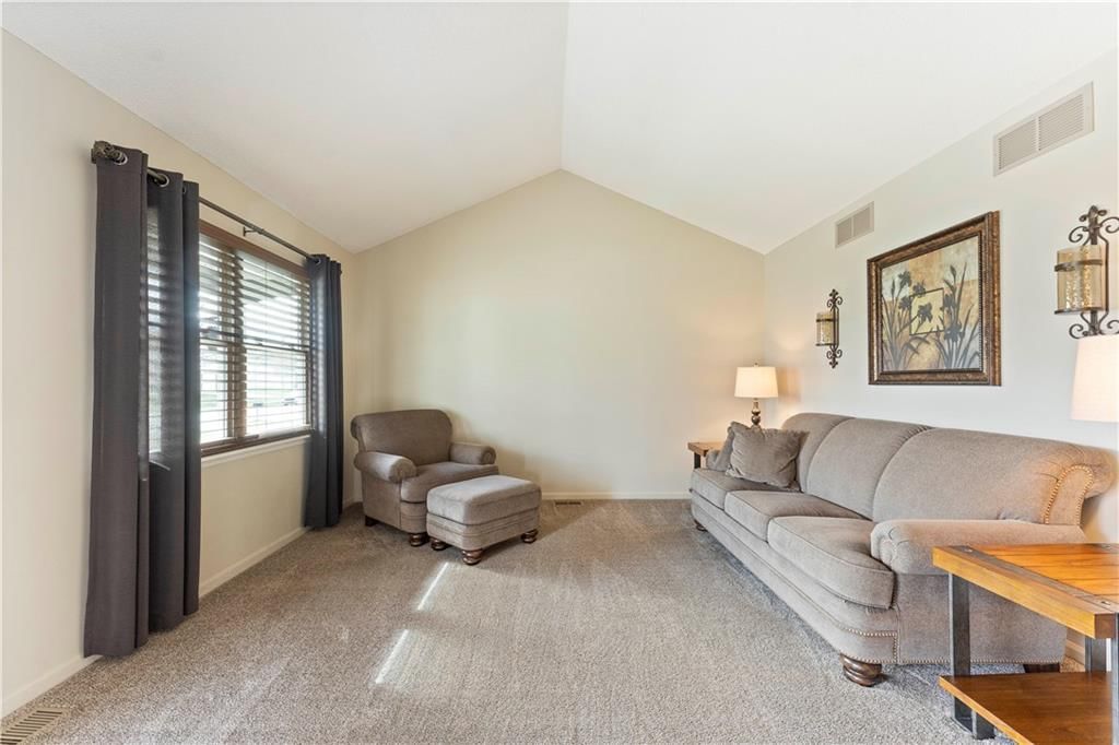 244 N Poplar Drive — photo 5