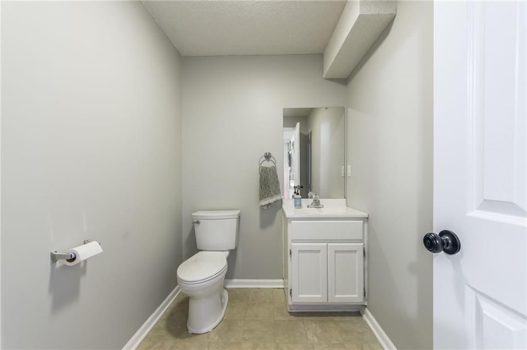201 NE Thames Court — photo 26