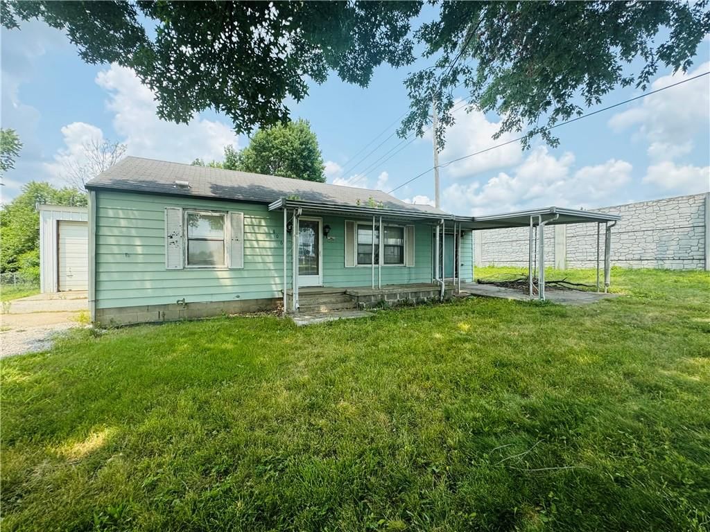 806 NW Capelle Street — photo 2
