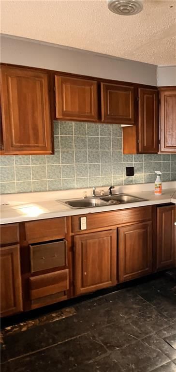 806 NW Capelle Street — photo 13