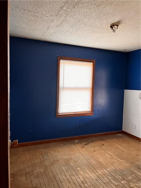 806 NW Capelle Street — photo 9