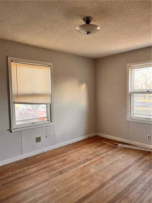 806 NW Capelle Street — photo 10