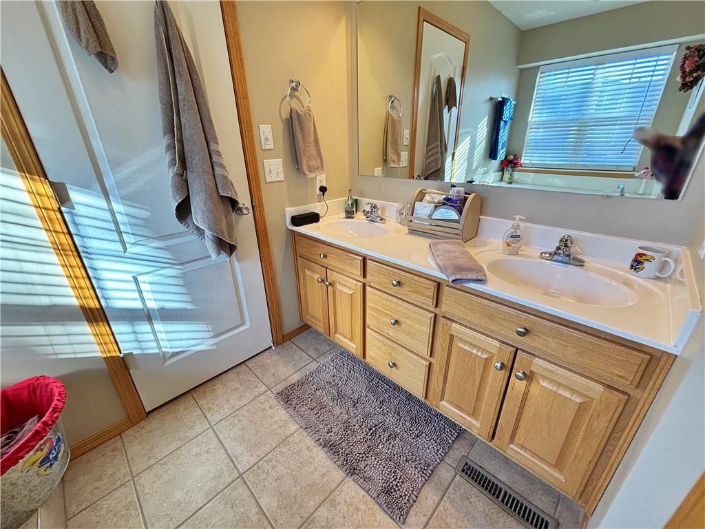 505 Kennedy Street — photo 28