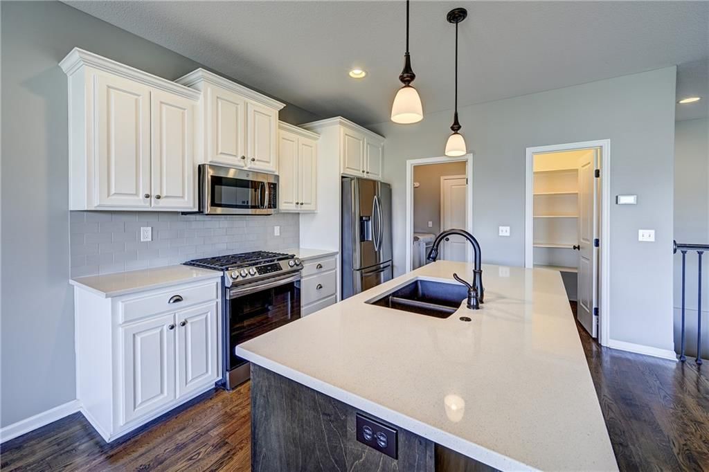 1059 SW Arborway Drive — photo 5