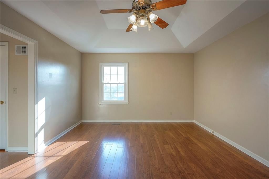 4721 Halsey Street — photo 22
