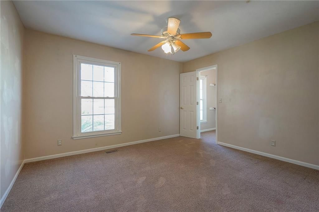 4721 Halsey Street — photo 26