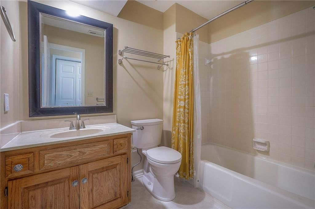 4721 Halsey Street — photo 28
