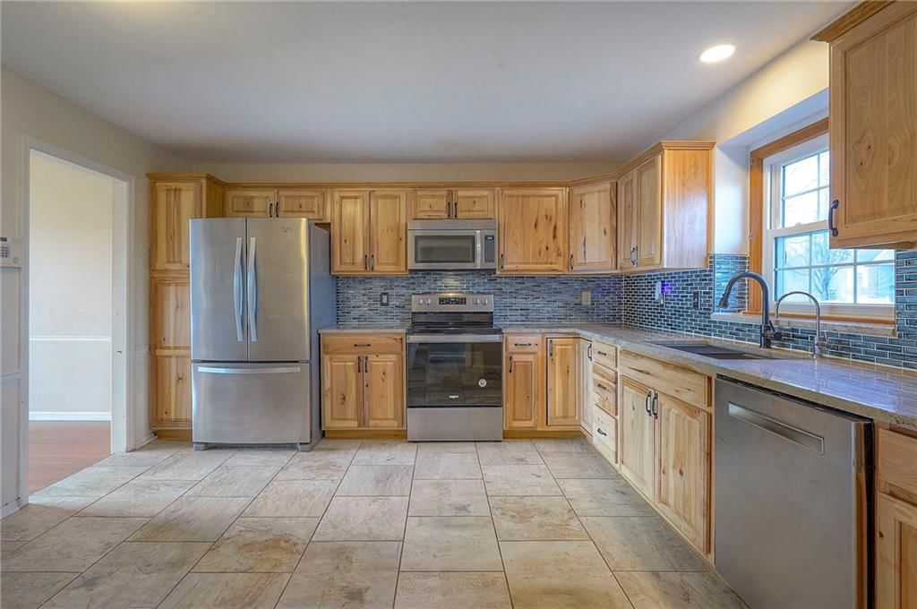 4721 Halsey Street — photo 7