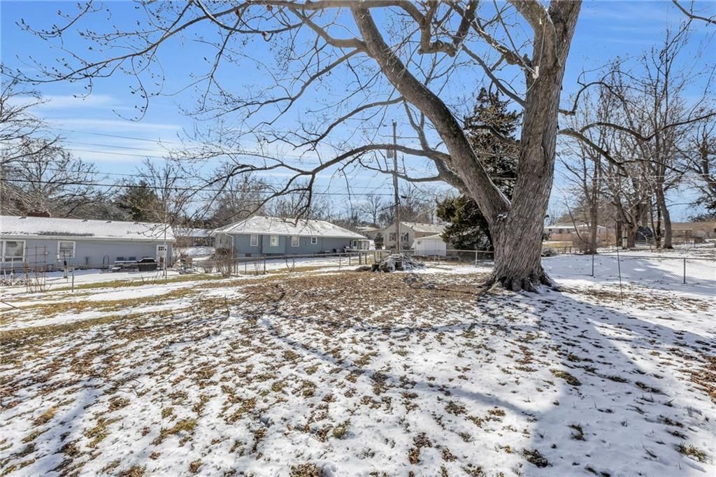 807 NE 61st Street — photo 28