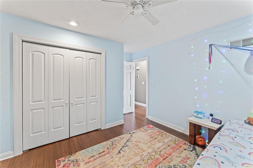 120 NW LAKEWOOD Boulevard — photo 31