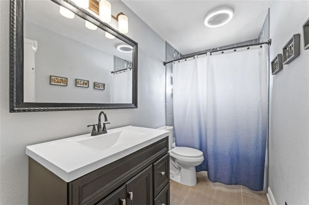120 NW LAKEWOOD Boulevard — photo 32