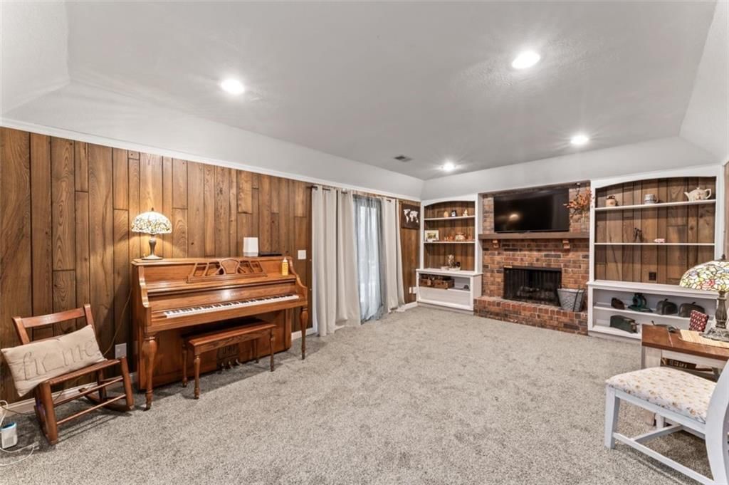 120 NW LAKEWOOD Boulevard — photo 36