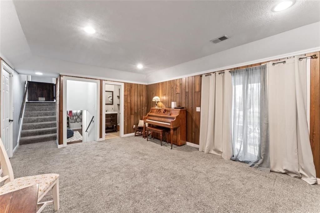 120 NW LAKEWOOD Boulevard — photo 38
