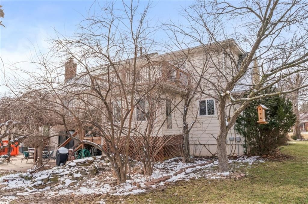 120 NW LAKEWOOD Boulevard — photo 45