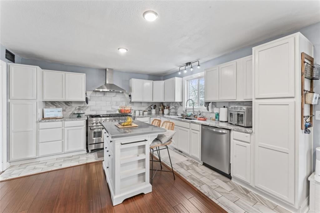 120 NW LAKEWOOD Boulevard — photo 9