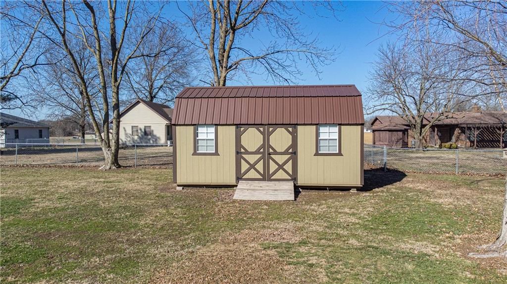 1905 Lakeview Drive — photo 7