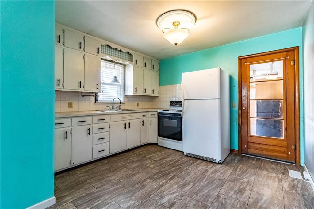 600 W Florence Street — photo 11