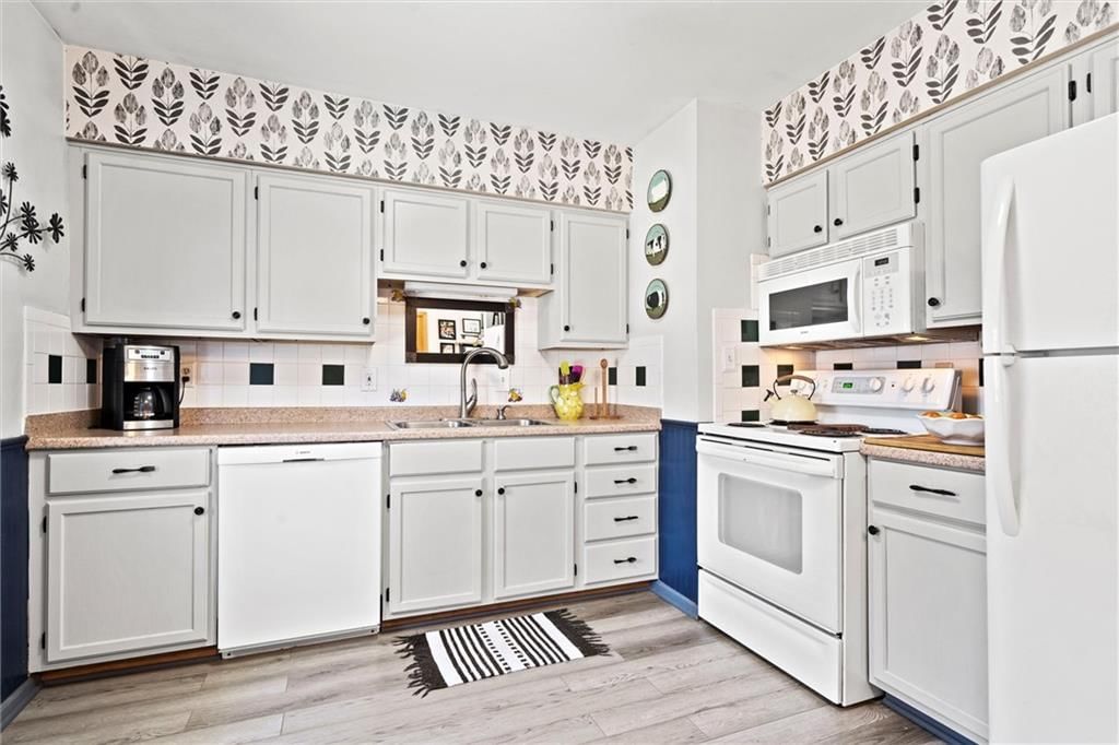 2615 Seminole Drive — photo 13