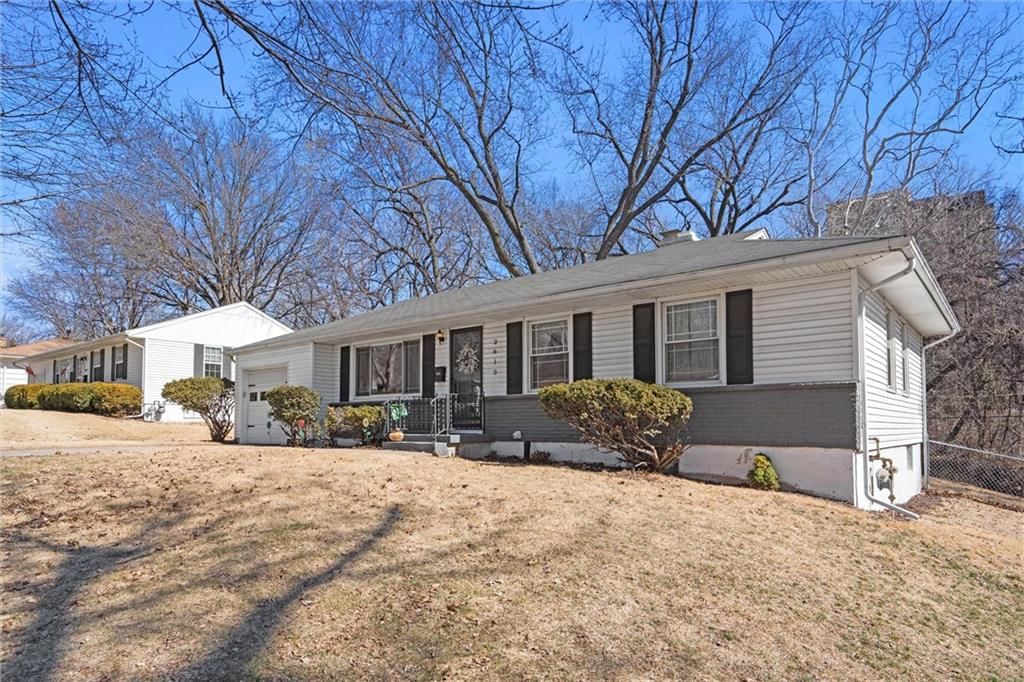 2615 Seminole Drive — photo 3
