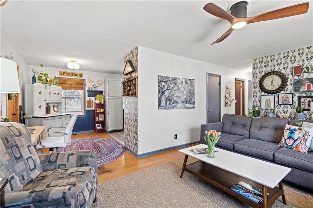 2615 Seminole Drive — photo 9