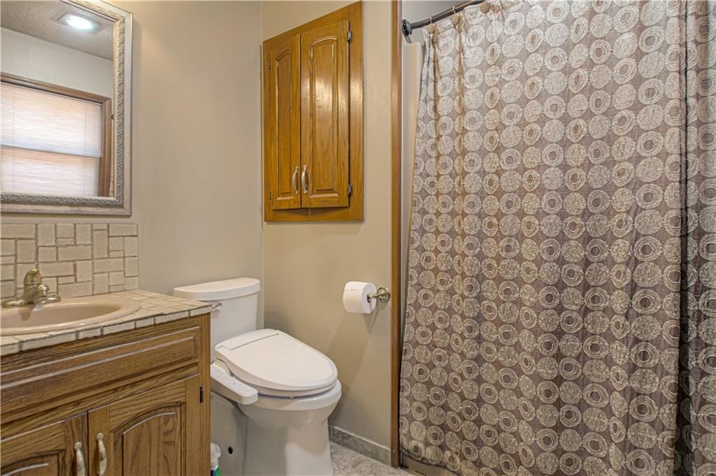 3049 S 47th Terrace — photo 13