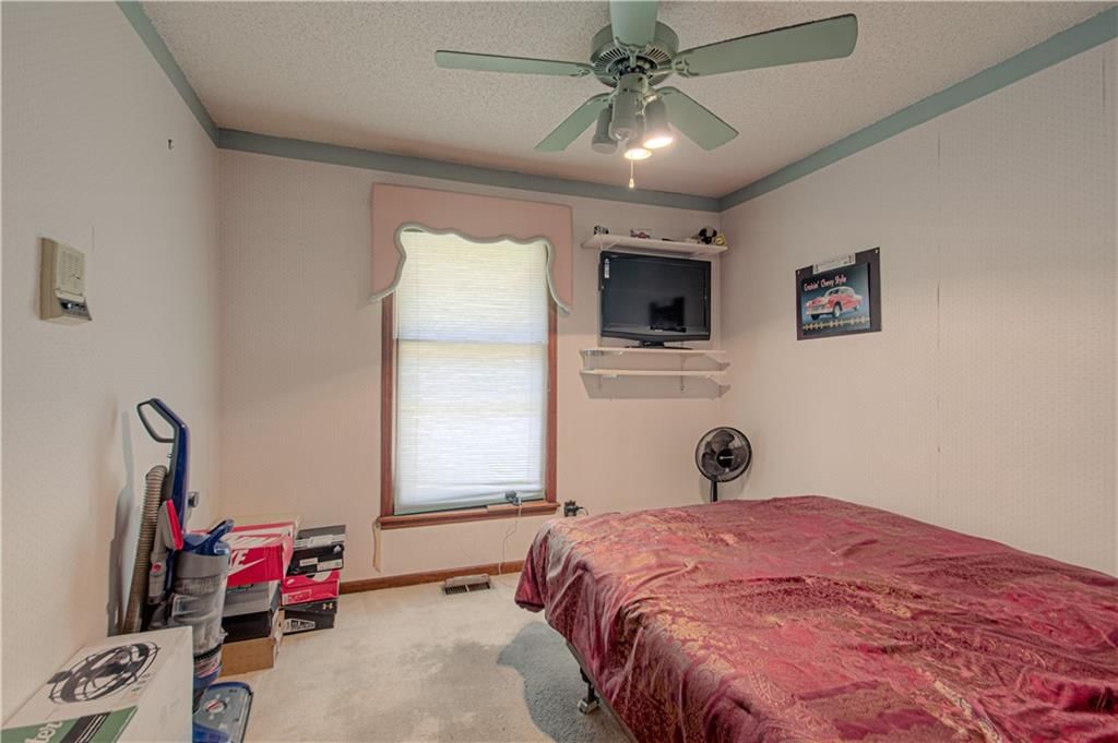 3049 S 47th Terrace — photo 16