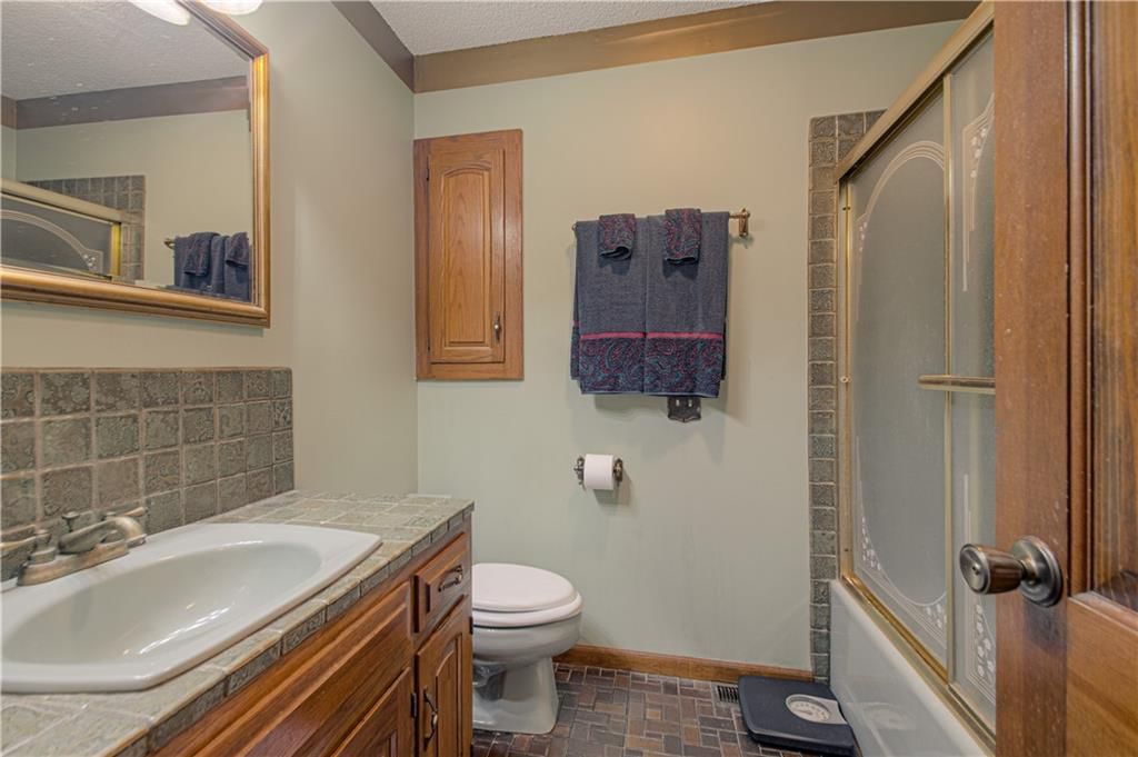 3049 S 47th Terrace — photo 18