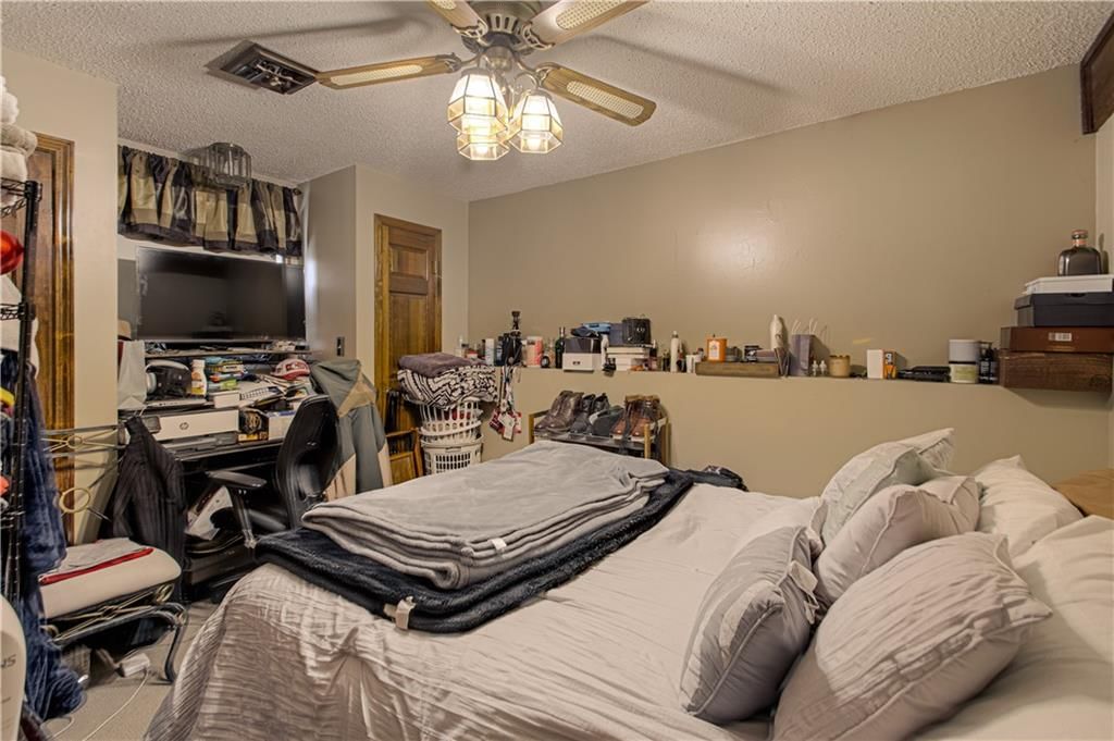 3049 S 47th Terrace — photo 23