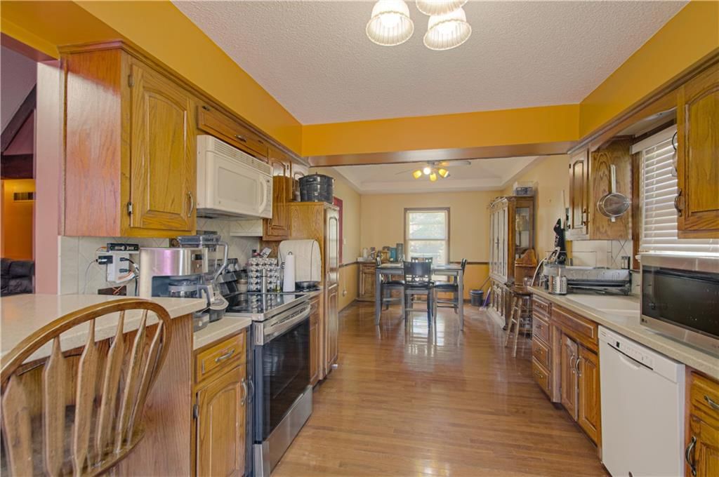 3049 S 47th Terrace — photo 9