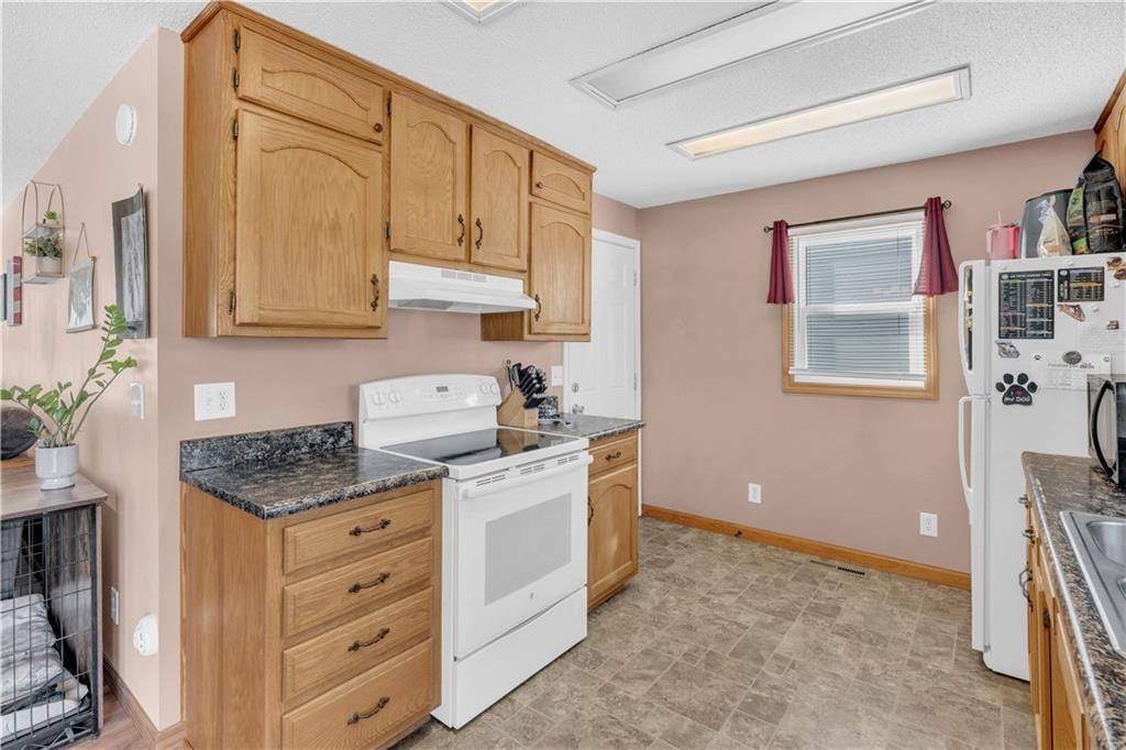 617 Grover Street — photo 38