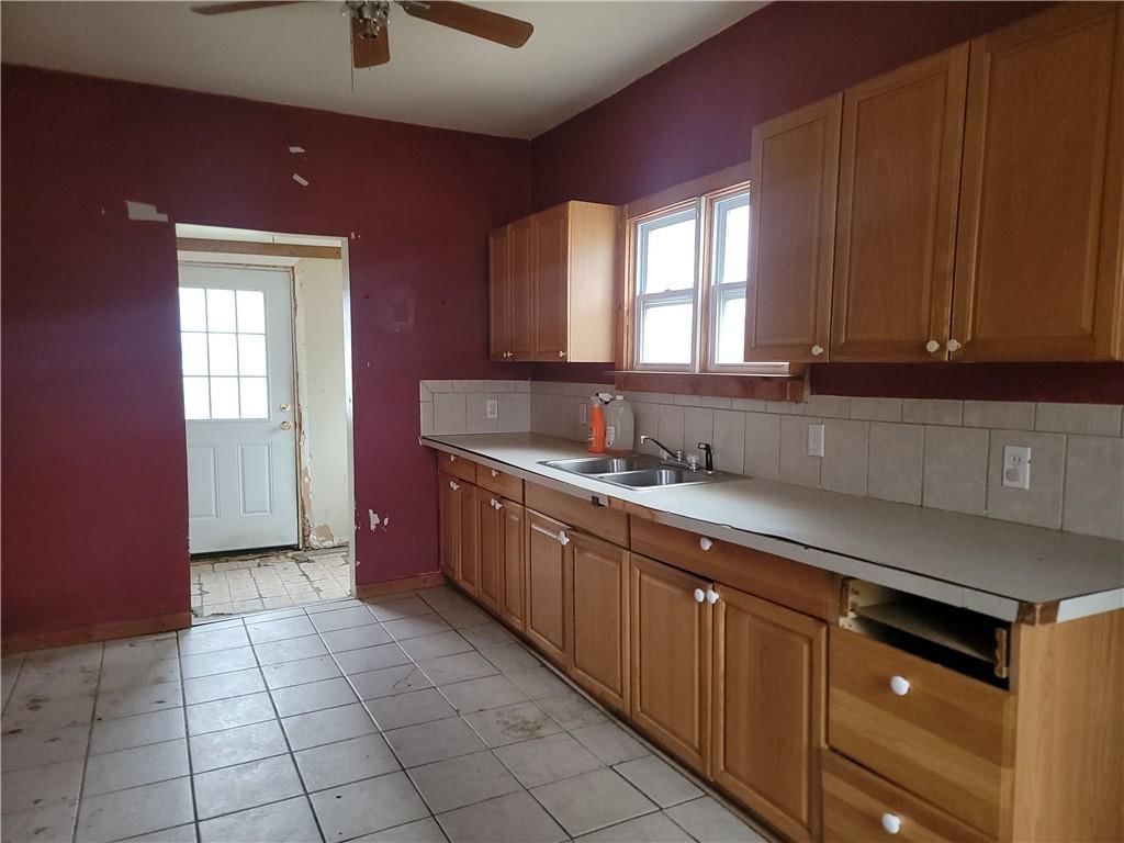 123 W Warren Street — photo 13