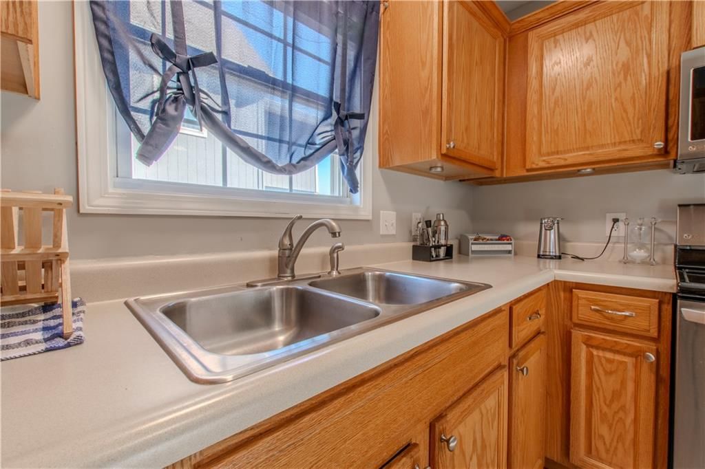 609 Oakland Avenue — photo 17