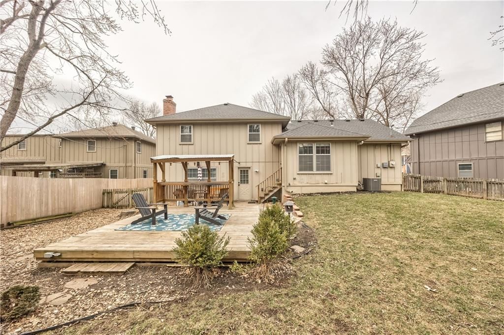 10015 Gillette Street — photo 22
