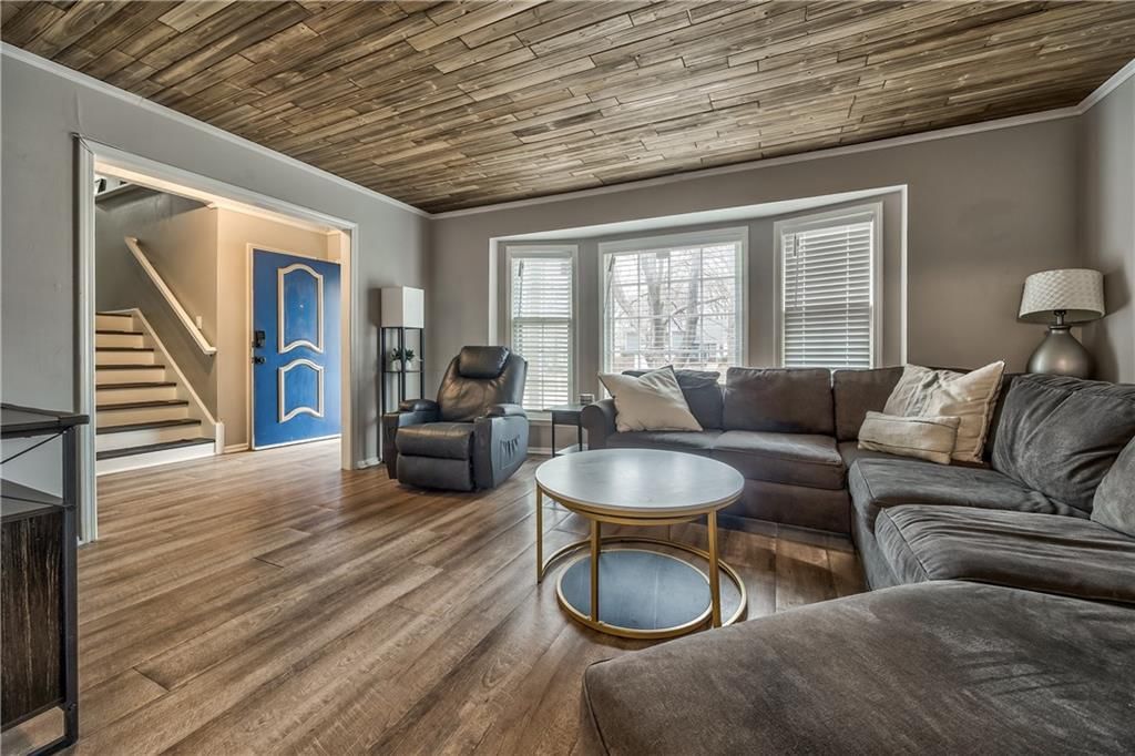 10015 Gillette Street — photo 4