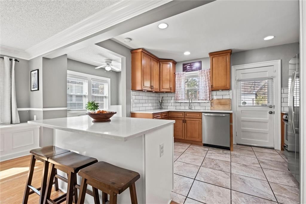 5606 Holmes Street — photo 11