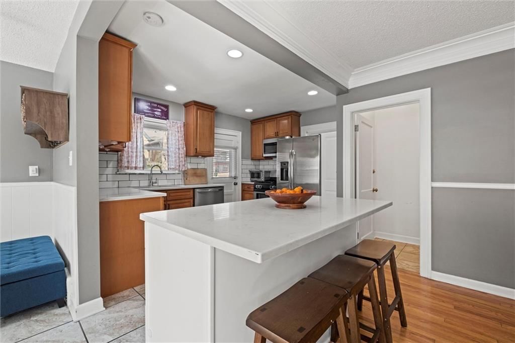 5606 Holmes Street — photo 10