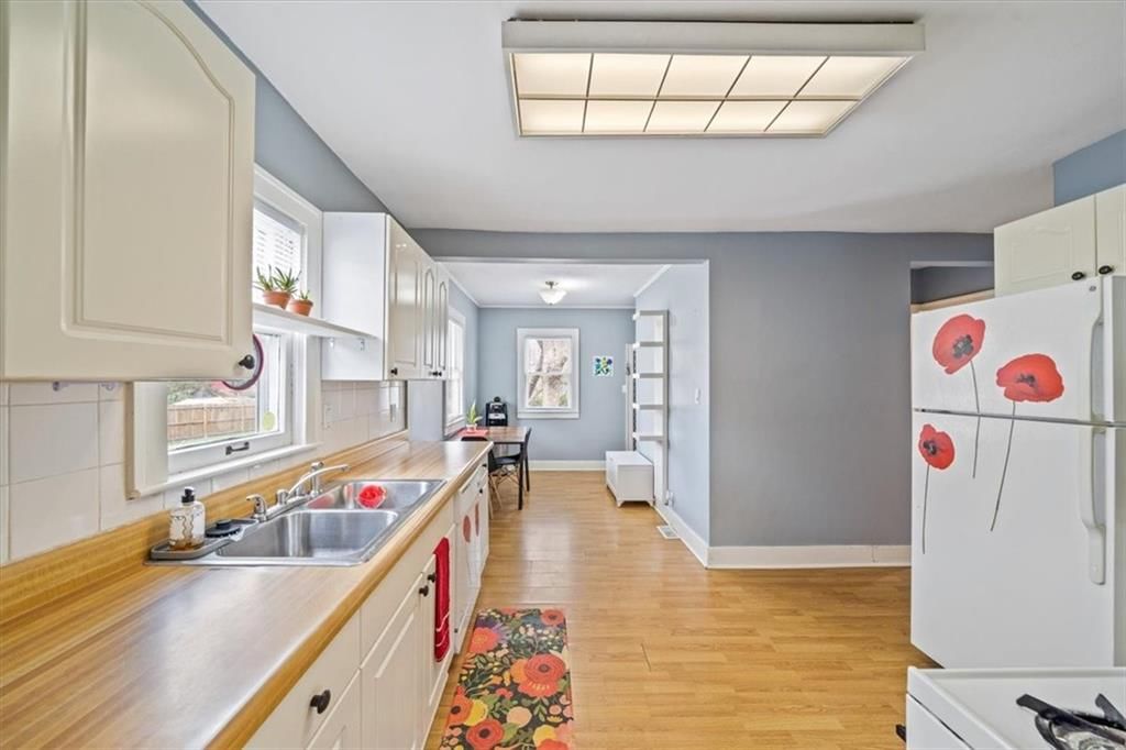 420 E 70TH Terrace — photo 11