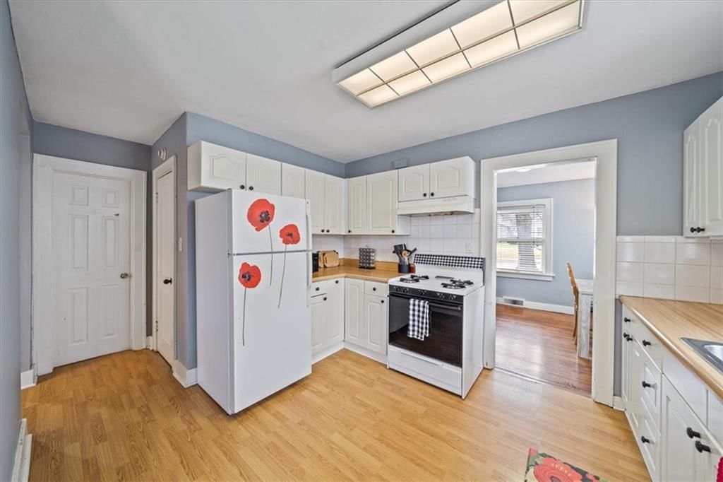 420 E 70TH Terrace — photo 13