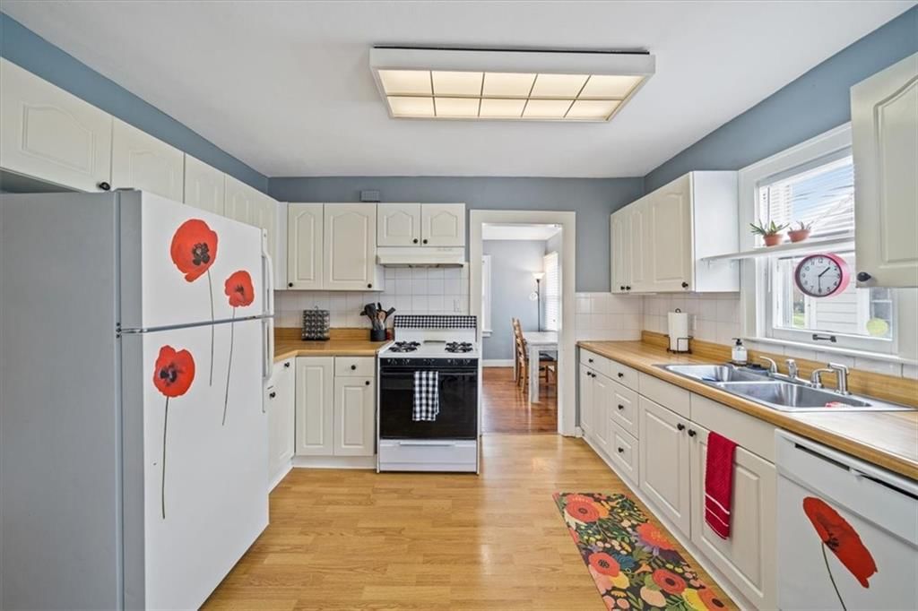 420 E 70TH Terrace — photo 14