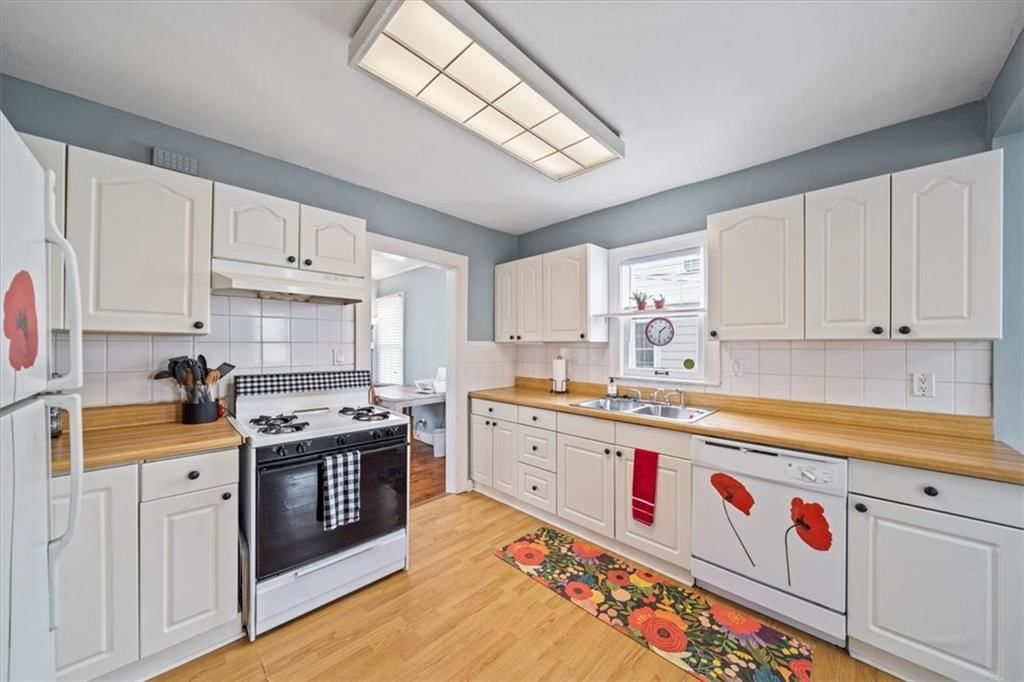 420 E 70TH Terrace — photo 15