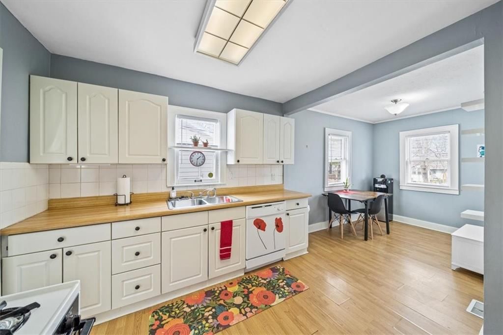 420 E 70TH Terrace — photo 16