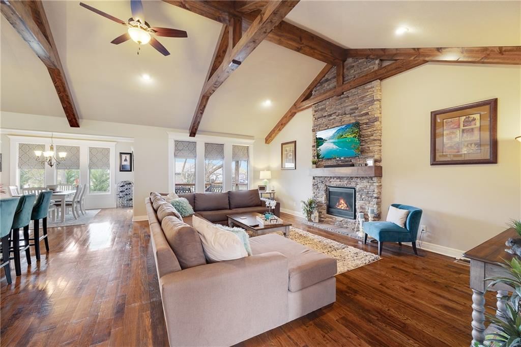 701 SE Sparrow Court — photo 5