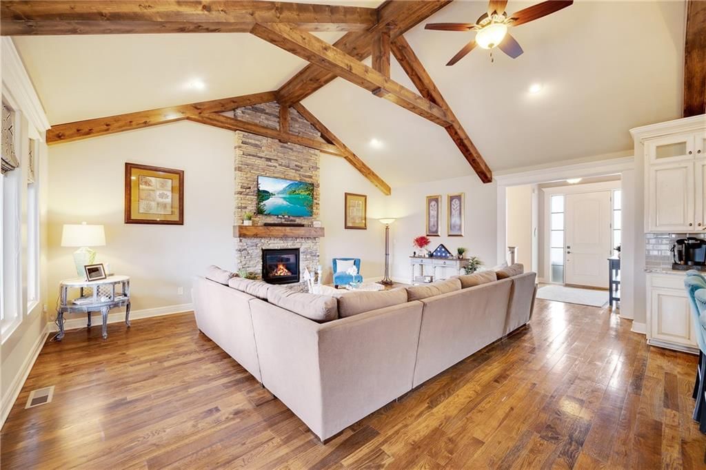 701 SE Sparrow Court — photo 6