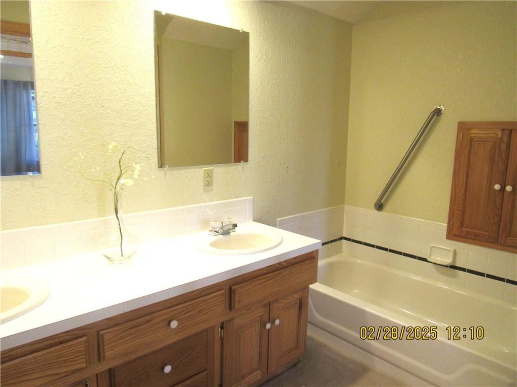 12370 S Parker Terrace — photo 14