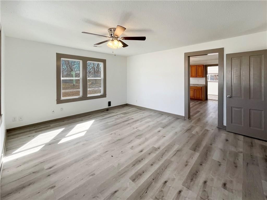 716 S Huston Avenue — photo 2