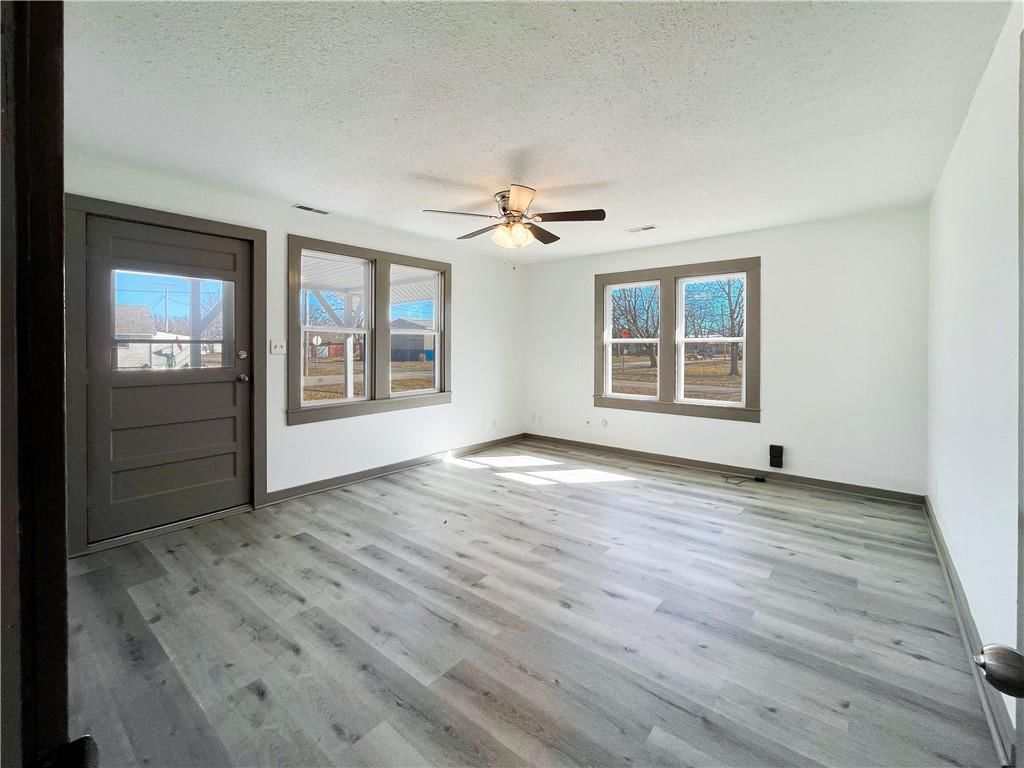 716 S Huston Avenue — photo 3