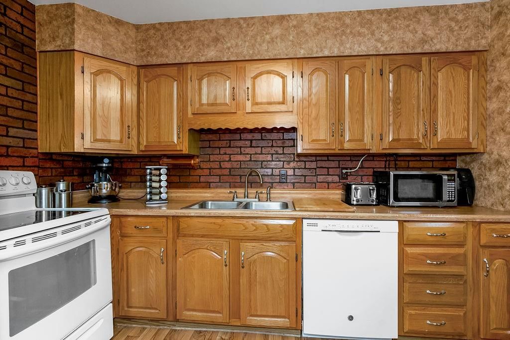 1221 Owen Drive — photo 6