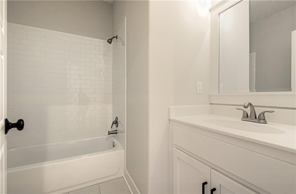 9811 N Laurel Avenue — photo 21
