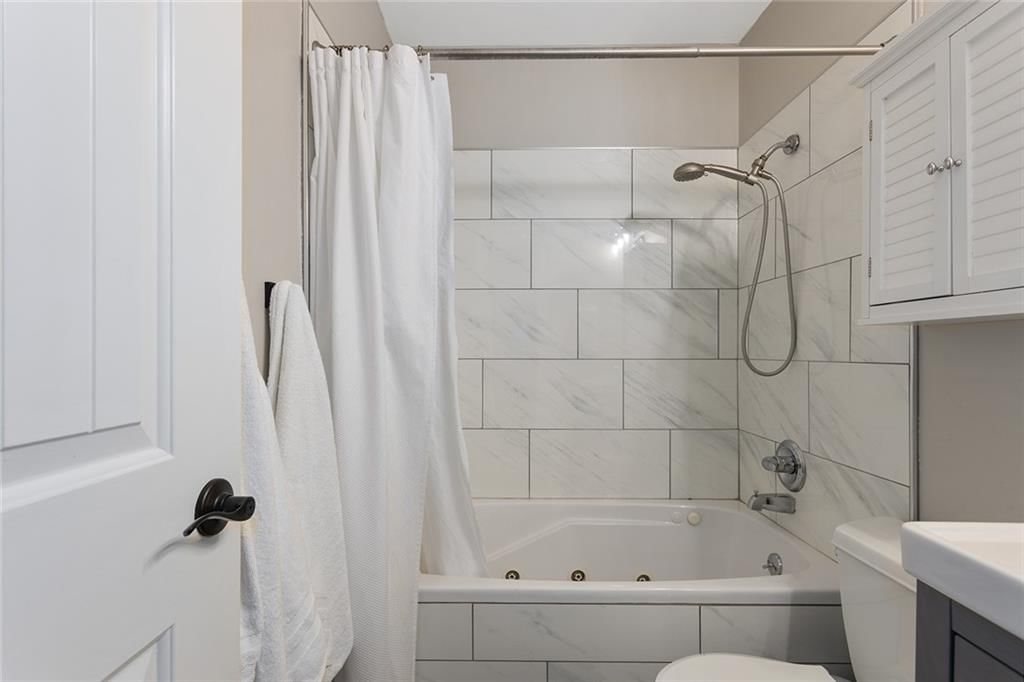 805 NW Berkshire Drive — photo 14