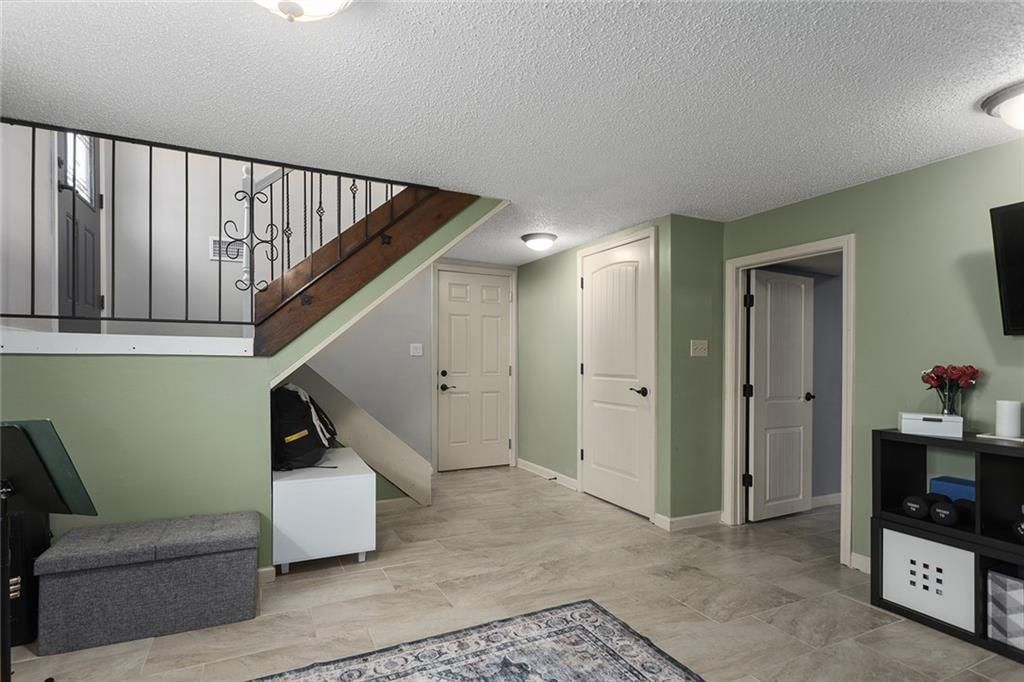 805 NW Berkshire Drive — photo 18
